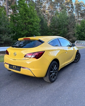 Opel Astra cena 21000 przebieg: 259175, rok produkcji 2012 z Mogilno małe 92